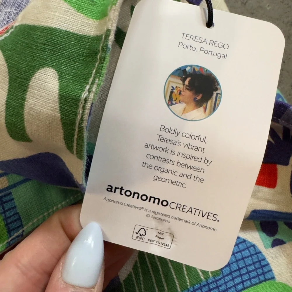 Artonomo Creatives Teresa Rego Abstract Print 100% Linen Shorts Womens Large NWT